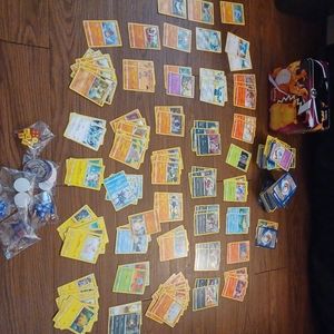 Well over 300 pokemon cards